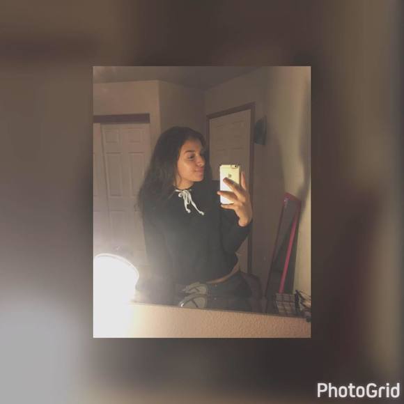 Meet your Posher, Jessica - Picture 1 of 1